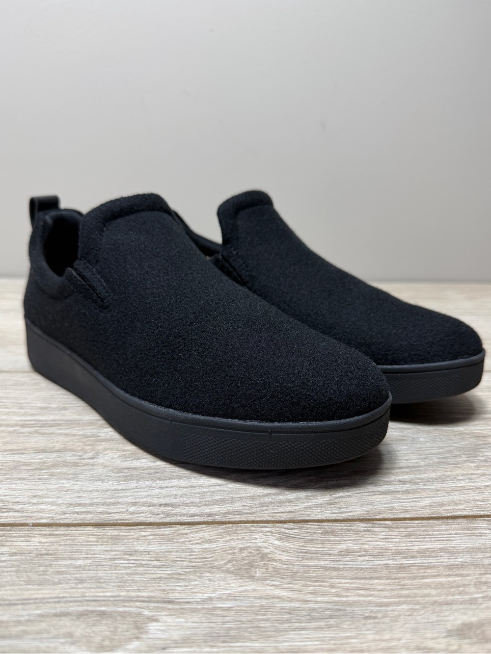 Fitflop Rally Black Felt Slip-On Comfort Platform Sneakers Women’s Size 7.5 NWOT